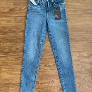 Levi's Women's Light Blue Skinny Jeans